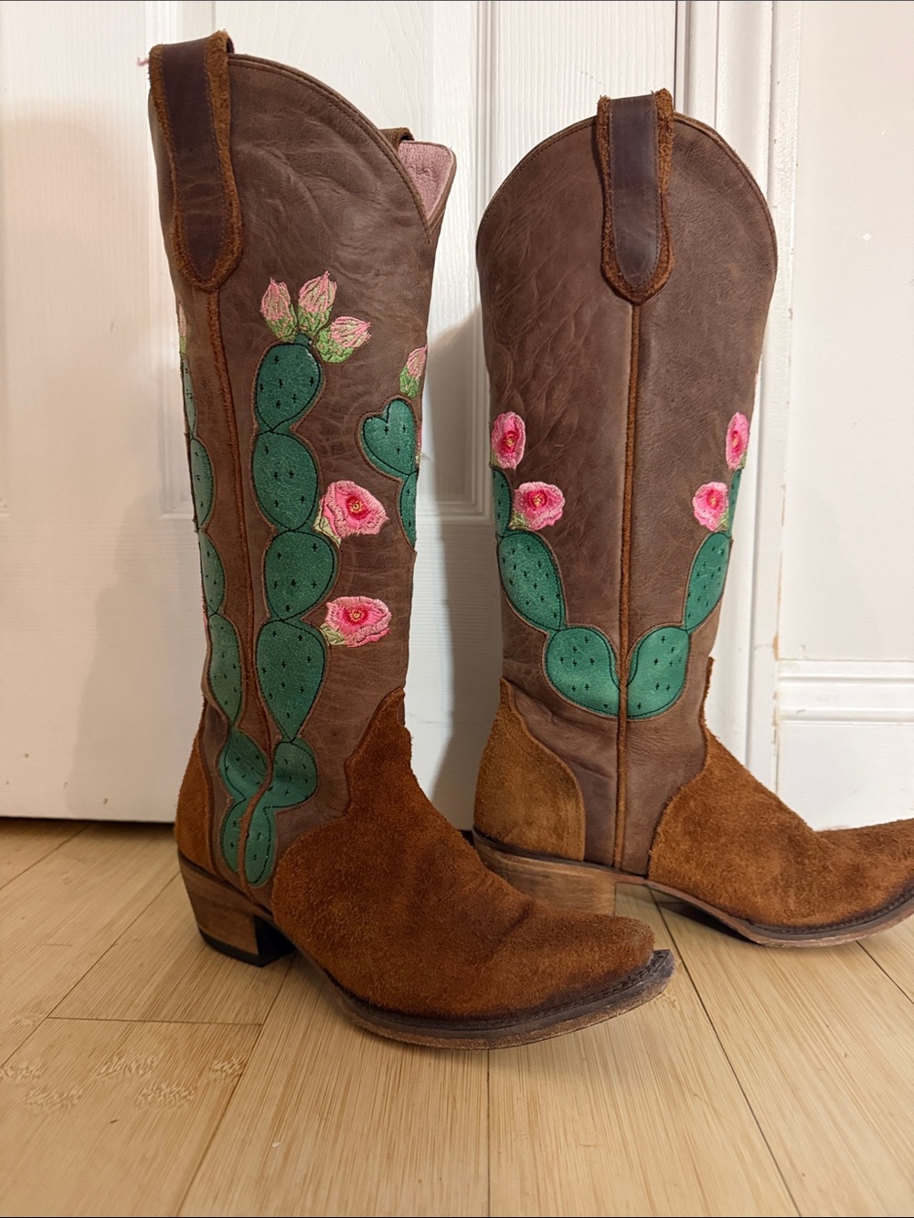Brown Suede & Leather Western Boots with Green Cactus & Pink Flower Embroidery 🌸 - Picture 3 of 8